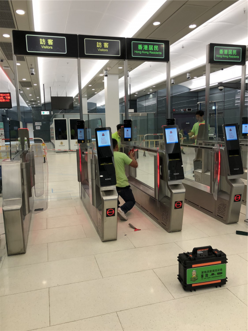 庆祝港珠澳大桥正式开通，阿嫲管家与大桥人工岛道闸一同接受人民检阅 企业服务 第3张