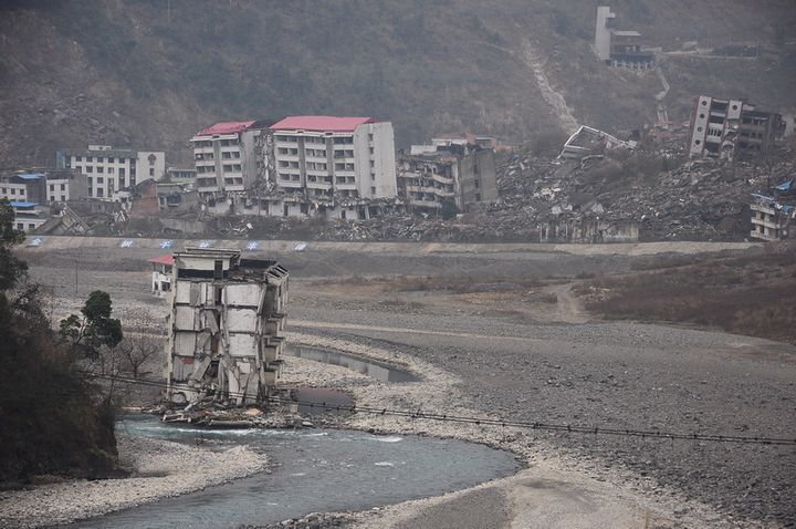 家庭应该怎么样防震？