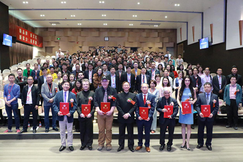 格林波顿“教育创业”公益讲座暨小扁豆掌心蒸汽烟新品发布会在深召开