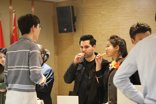 格林波顿“教育创业”公益讲座暨小扁豆掌心蒸汽烟新品发布会在深召开 广东资讯 第4张