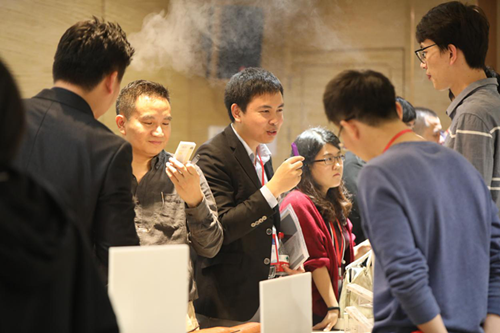 格林波顿“教育创业”公益讲座暨小扁豆掌心蒸汽烟新品发布会在深召开 广东资讯 第5张