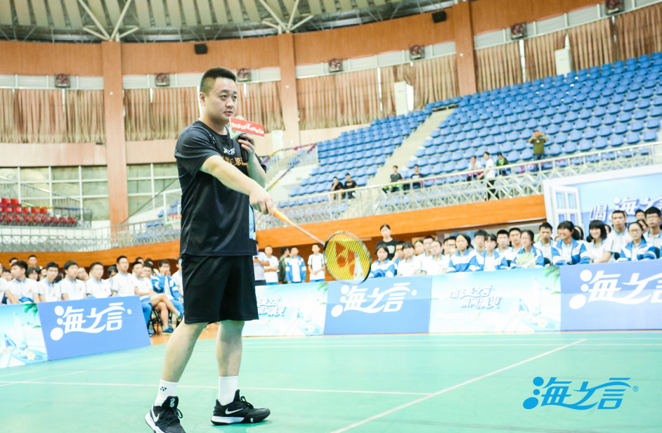 你真的会打羽毛球吗？看完这次世界冠军表演再回答！