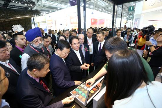 以时尚重新定义中国茶 现代派小罐茶实力诠释“圳”当红 新闻资讯 第3张