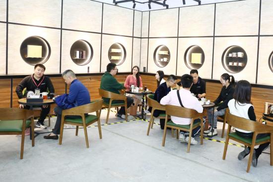 以时尚重新定义中国茶 现代派小罐茶实力诠释“圳”当红 新闻资讯 第4张