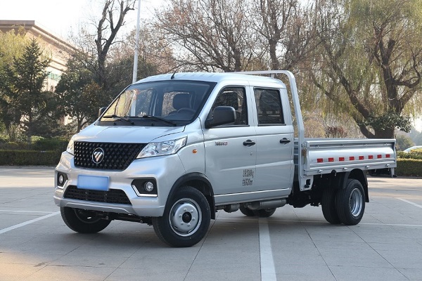 颜值高端有面子 舒适驾乘有里子 祥菱V3助力90后“工长”开启全新人生 汽车频道 第2张