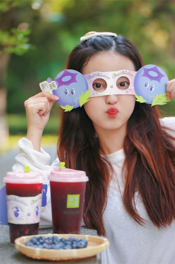 佳沃蓝莓首度牵手奈雪的茶,联名款茶饮“霸气蓝莓”闪亮登场! 新闻资讯 第3张 佳沃蓝莓首度牵手奈雪的茶,联名款茶饮“霸气蓝莓”闪亮登场! 新闻资讯 第3张