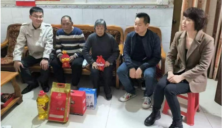 中建一局芳白城际项目开展“春节送温暖 关爱暖人心”慰问活动 新闻资讯 第1张 中建一局芳白城际项目开展“春节送温暖 关爱暖人心”慰问活动 新闻资讯 第1张