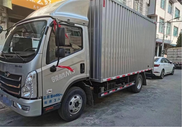 “服装物流达人”韦新春：轻卡跑长途就选领航M5 开得舒服、赚得更多 汽车频道 第3张