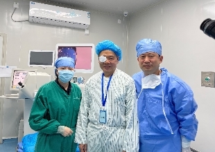  是医生也是患者，眼科大咖为自己选择全视觉 新闻资讯