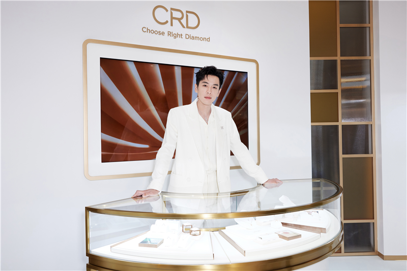 邂逅旖旎繁花,绽放盎然爱意 与CRD克徕帝品牌代言人张若昀共游秘密花园 时尚潮流 第3张 邂逅旖旎繁花,绽放盎然爱意 与CRD克徕帝品牌代言人张若昀共游秘密花园 时尚潮流 第3张