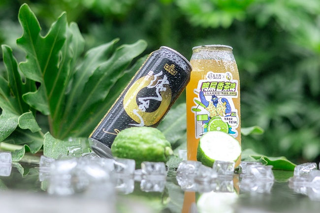 丘大叔柠檬茶携手珠江纯生推出鸭屎香茶啤,音乐派对点燃跨界狂欢
