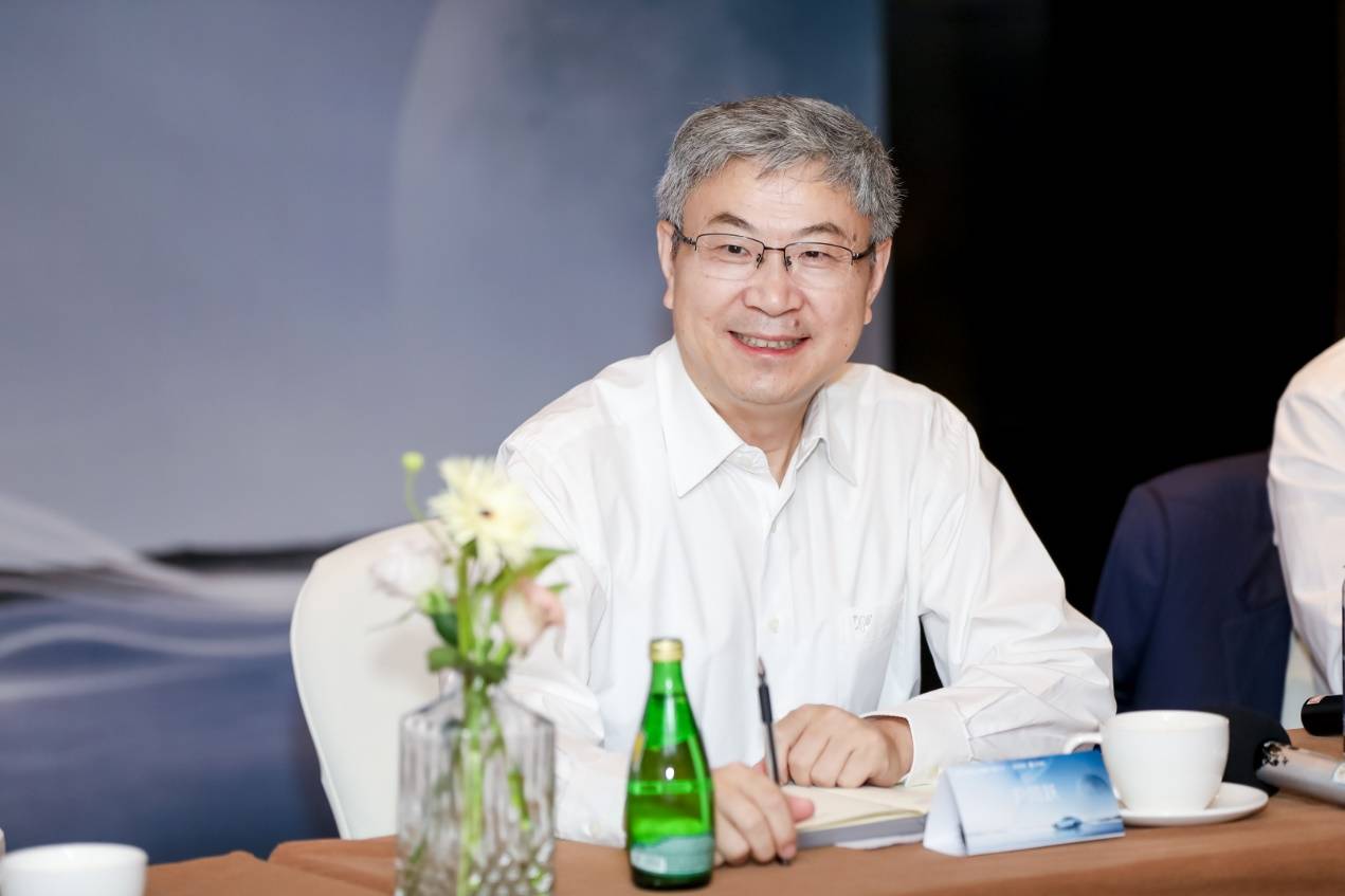 不只AI“上车”,科大讯飞星火认知大模型首搭的星纪元ES更有世界级的产品力