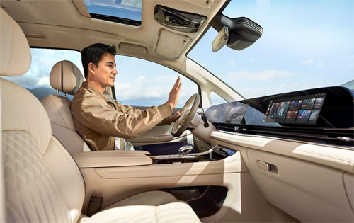 岚图双车上市品鉴会吸引海量车迷前往参观、试驾！ 新闻资讯 第7张