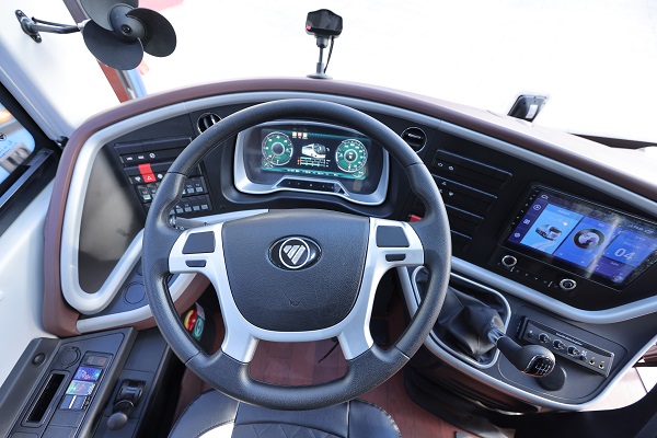 扬帆远航 熠耀生辉 | 9年携手 欧辉品智客车再次批量交付广东羊旅 新闻资讯 第4张