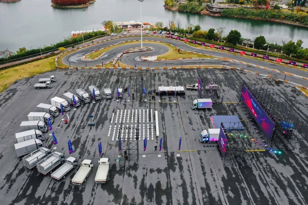 9.3万起售!福田领航大G轻卡“G刻启航”