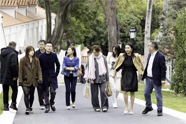 艺术家夏宫开园 诗剧画展联袂开启艺术新生活 新闻资讯 第5张 艺术家夏宫开园 诗剧画展联袂开启艺术新生活 新闻资讯 第5张