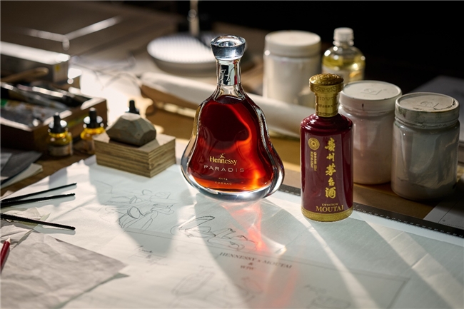 轩尼诗百乐廷广州开启快闪空间 揭晓轩尼诗百乐廷x茅友公社x汪建伟2024联名限量礼盒 新闻资讯 第3张 轩尼诗百乐廷广州开启快闪空间 揭晓轩尼诗百乐廷x茅友公社x汪建伟2024联名限量礼盒 新闻资讯 第3张