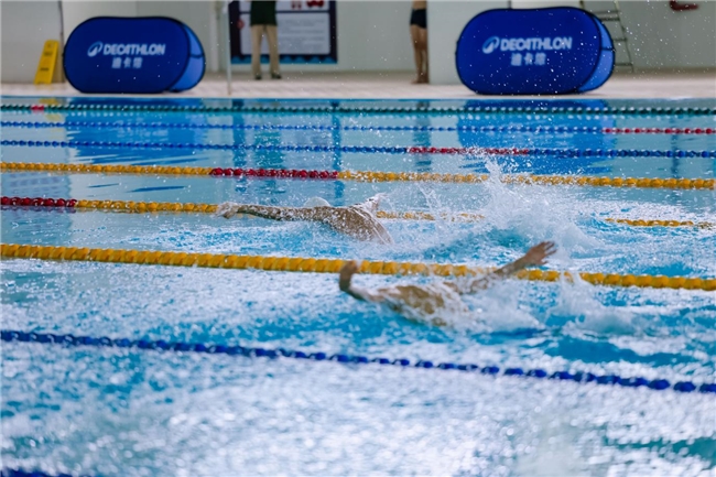 逐浪展风采,助力青少年体育事业腾飞 2024迪卡侬广州第三届青少年游泳联赛顺利收官 新闻资讯 第4张 逐浪展风采,助力青少年体育事业腾飞 2024迪卡侬广州第三届青少年游泳联赛顺利收官 新闻资讯 第4张