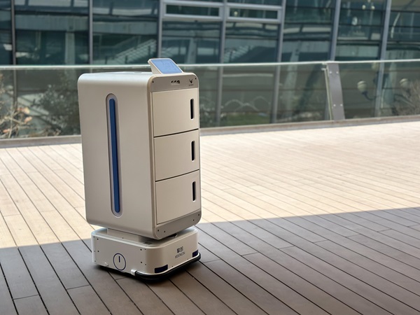 3.jpg 擎朗亮相2025华南医院信息网络大会,引领智慧医院建设新浪潮 新闻资讯 第3张 擎朗亮相2025华南医院信息网络大会,引领智慧医院建设新浪潮 新闻资讯 第3张