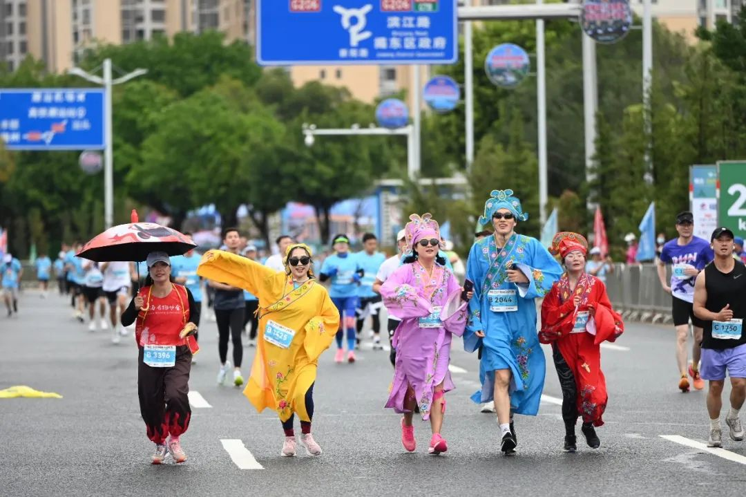 图片28.png 福达·2025揭阳马拉松赛激情开跑!2万名跑者共绘古城新画卷 新闻资讯 第28张 福达·2025揭阳马拉松赛激情开跑!2万名跑者共绘古城新画卷 新闻资讯 第28张
