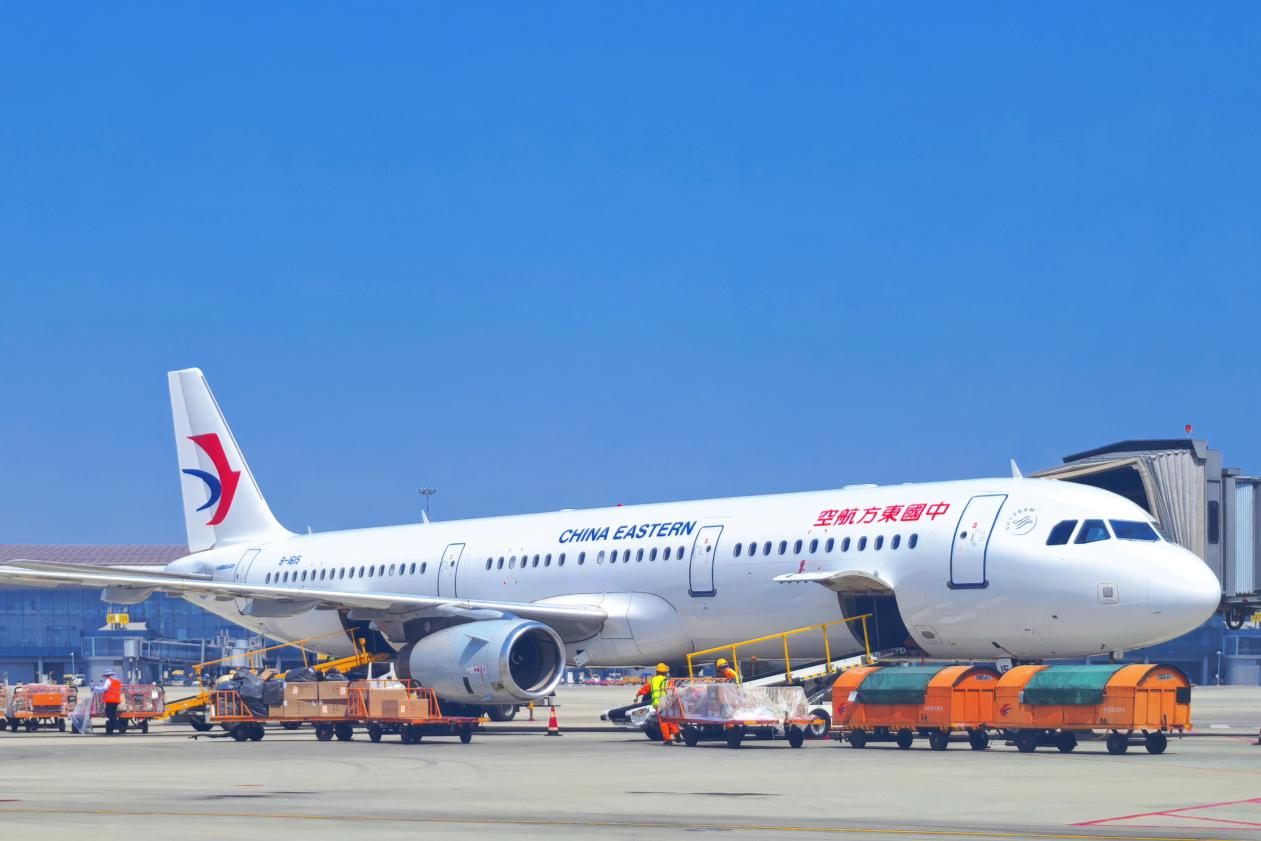 东航：暑运旺季日均计划执行3200余个航班，第11架C919客机投入运行 新闻资讯 第3张