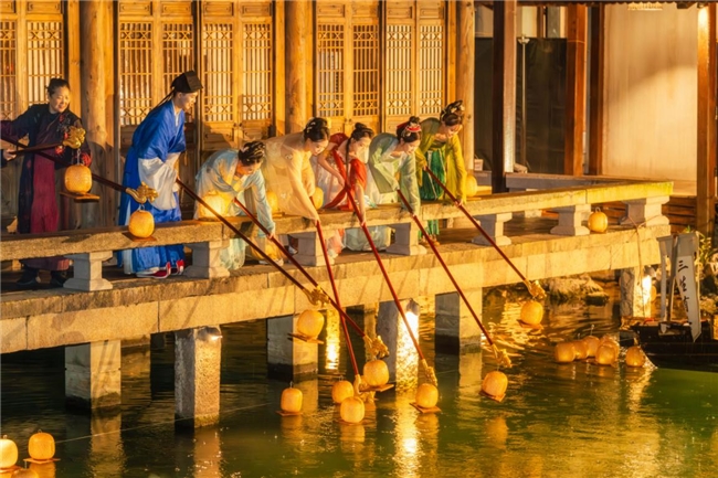 国庆打卡新地标:百种玩法乐享黄金周,浙江濮院秋日盛会邀您入画 新闻资讯 第8张 国庆打卡新地标:百种玩法乐享黄金周,浙江濮院秋日盛会邀您入画 新闻资讯 第8张