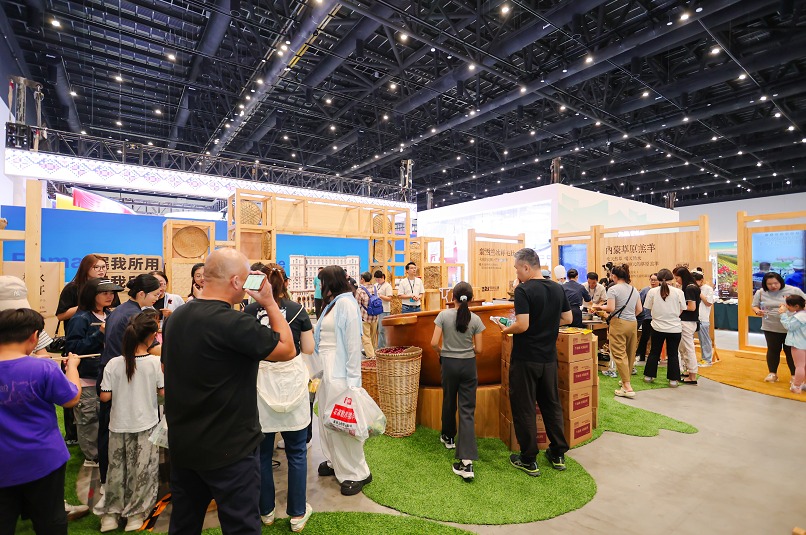 巴奴食材展首登国际舞台，地理标志产品点亮国际博览会