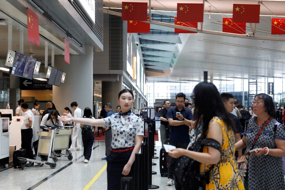 2025国庆中秋“双节”假期收官，东航近2.5万班航班承运超365万旅客 新闻资讯 第3张