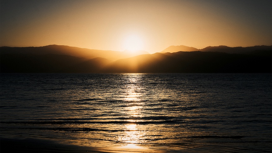 麦卡伦发布焕新2025版 礼赞新年的首缕阳光，缔造佳节赠礼的理想之选 新闻资讯 第2张