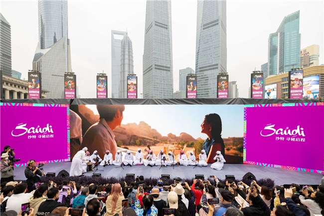 上海“沙特小镇”首日爆满！一秒穿越阿拉伯，沉浸式体验圈粉无数 新闻资讯 第1张