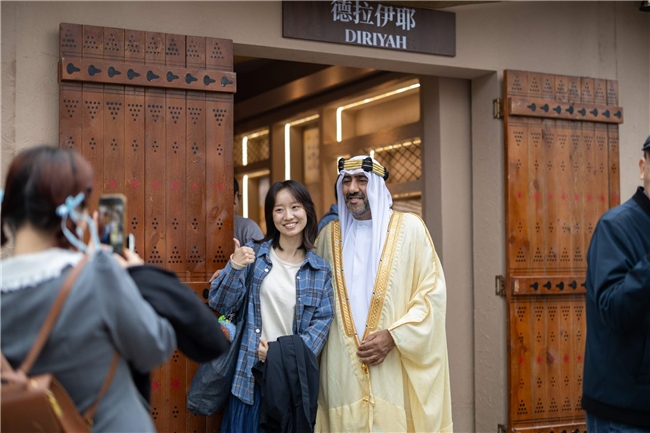 上海“沙特小镇”首日爆满！一秒穿越阿拉伯，沉浸式体验圈粉无数 新闻资讯 第5张