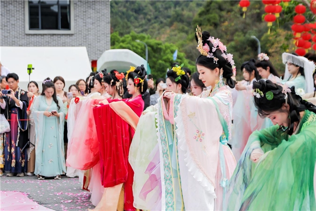 花韵清远绘盛景 文旅融合产业兴  2026清远春季文旅赏花季打造消费增长新引擎 新闻资讯 第3张